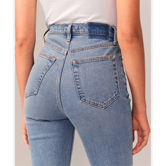 Abercrombie & Fitch The 90 Straight Leg Ultra High Rise Washed Blue Jeans Size 4 - Picture 3 of 12